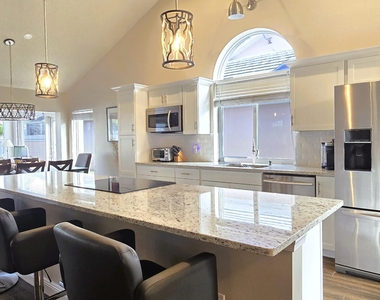 2295 Saratoga Lane - Photo Thumbnail 8