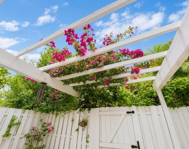 3132 Sw 20th Terrace - Photo Thumbnail 11