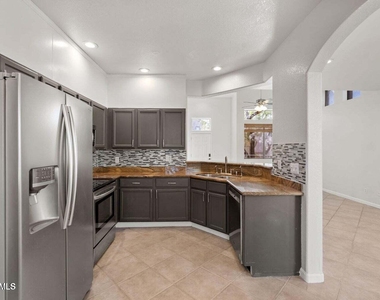4118 E Justica Street - Photo Thumbnail 8
