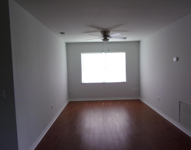 1225 Sw Milan Lane - Photo Thumbnail 7
