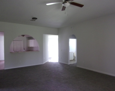 1225 Sw Milan Lane - Photo Thumbnail 15