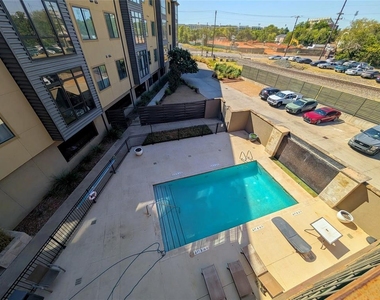 401 E Boyd Street - Photo Thumbnail 21