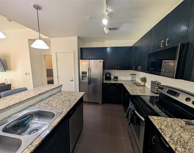 401 E Boyd Street - Photo Thumbnail 9