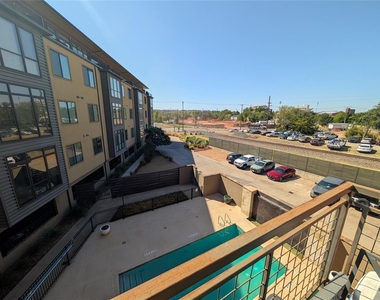 401 E Boyd Street - Photo Thumbnail 20