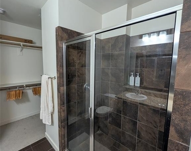 401 E Boyd Street - Photo Thumbnail 14