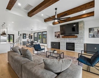 2109 Wiregrass Drive - Photo Thumbnail 8