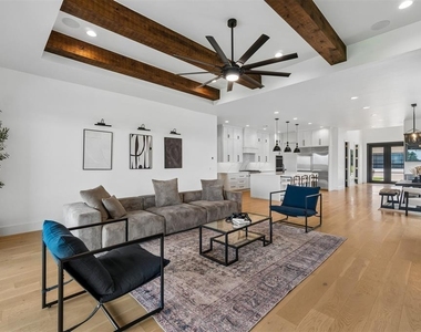 2109 Wiregrass Drive - Photo Thumbnail 9