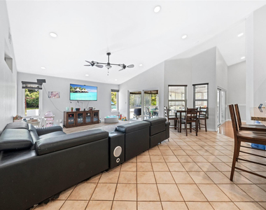 14463 Sw 16th Court - Photo Thumbnail 4