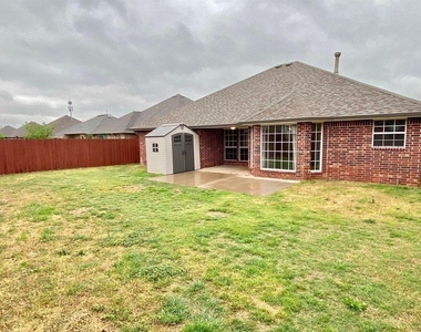 4805 Stag Horn Drive - Photo Thumbnail 16