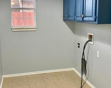 4805 Stag Horn Drive - Photo Thumbnail 14