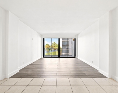 8 Royal Palm Way - Photo Thumbnail 13