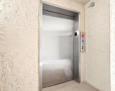 8 Royal Palm Way - Photo Thumbnail 34
