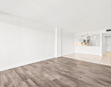 8 Royal Palm Way - Photo Thumbnail 17