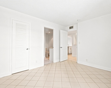 8 Royal Palm Way - Photo Thumbnail 30