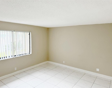 2788 Tennis Club Drive - Photo Thumbnail 17