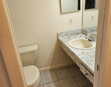2900 Nw 46th Avenue - Photo Thumbnail 3