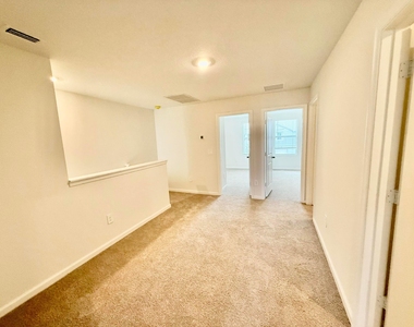 655 Salisbury Circle - Photo Thumbnail 6