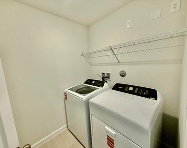 655 Salisbury Circle - Photo Thumbnail 7