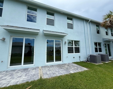 655 Salisbury Circle - Photo Thumbnail 14