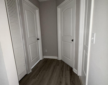 1633 Se Arapaho Avenue - Photo Thumbnail 10