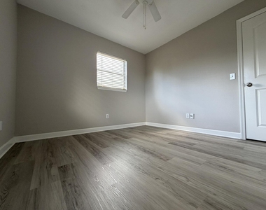 1633 Se Arapaho Avenue - Photo Thumbnail 14