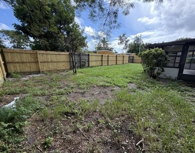 1633 Se Arapaho Avenue - Photo Thumbnail 25