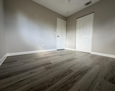 1633 Se Arapaho Avenue - Photo Thumbnail 13