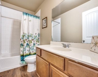 1434 Meadow Creek Drive - Photo Thumbnail 16