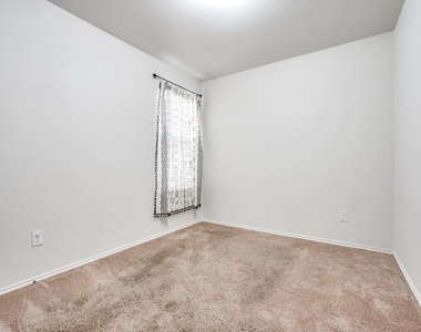 1434 Meadow Creek Drive - Photo Thumbnail 15