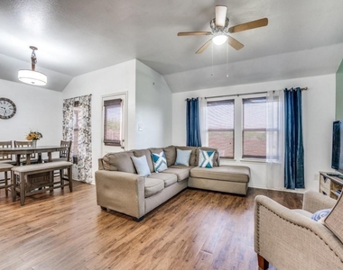 1434 Meadow Creek Drive - Photo Thumbnail 6
