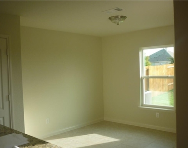 303 Soap Tree Drive - Photo Thumbnail 9