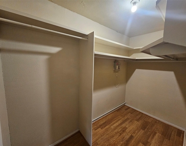7016 Briarmeadow Drive - Photo Thumbnail 24
