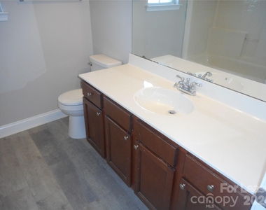 228 Gumtree Drive - Photo Thumbnail 17