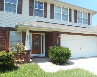 228 Gumtree Drive - Photo Thumbnail 2