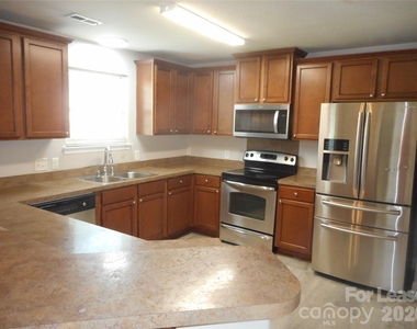 228 Gumtree Drive - Photo Thumbnail 4