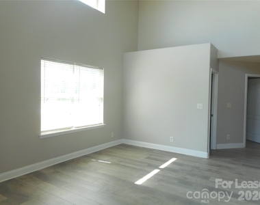 228 Gumtree Drive - Photo Thumbnail 3