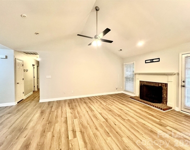 4409 Stonefield Drive - Photo Thumbnail 11