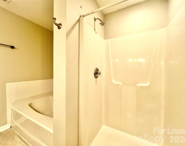 4409 Stonefield Drive - Photo Thumbnail 16