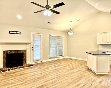 4409 Stonefield Drive - Photo Thumbnail 9