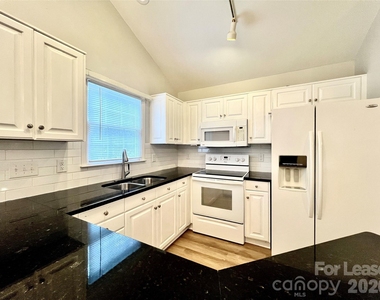 4409 Stonefield Drive - Photo Thumbnail 6