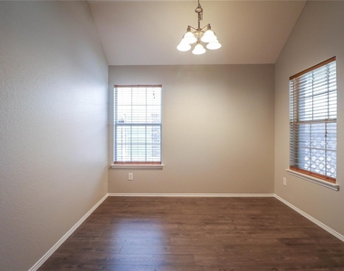 5117 Gadsden Avenue - Photo Thumbnail 4