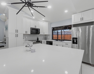 606 Juniper Place - Photo Thumbnail 10