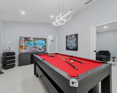 606 Juniper Place - Photo Thumbnail 14
