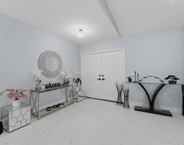 606 Juniper Place - Photo Thumbnail 6