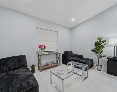 606 Juniper Place - Photo Thumbnail 18