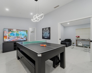 606 Juniper Place - Photo Thumbnail 20