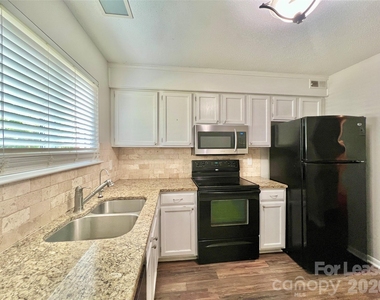 2901 Heathstead Place - Photo Thumbnail 7