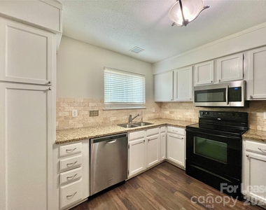 2901 Heathstead Place - Photo Thumbnail 5