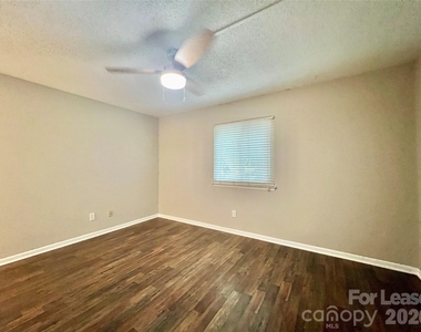 2901 Heathstead Place - Photo Thumbnail 9