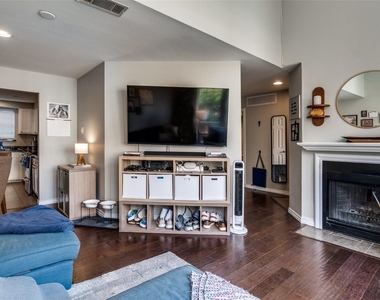 3100 Cole Avenue - Photo Thumbnail 3
